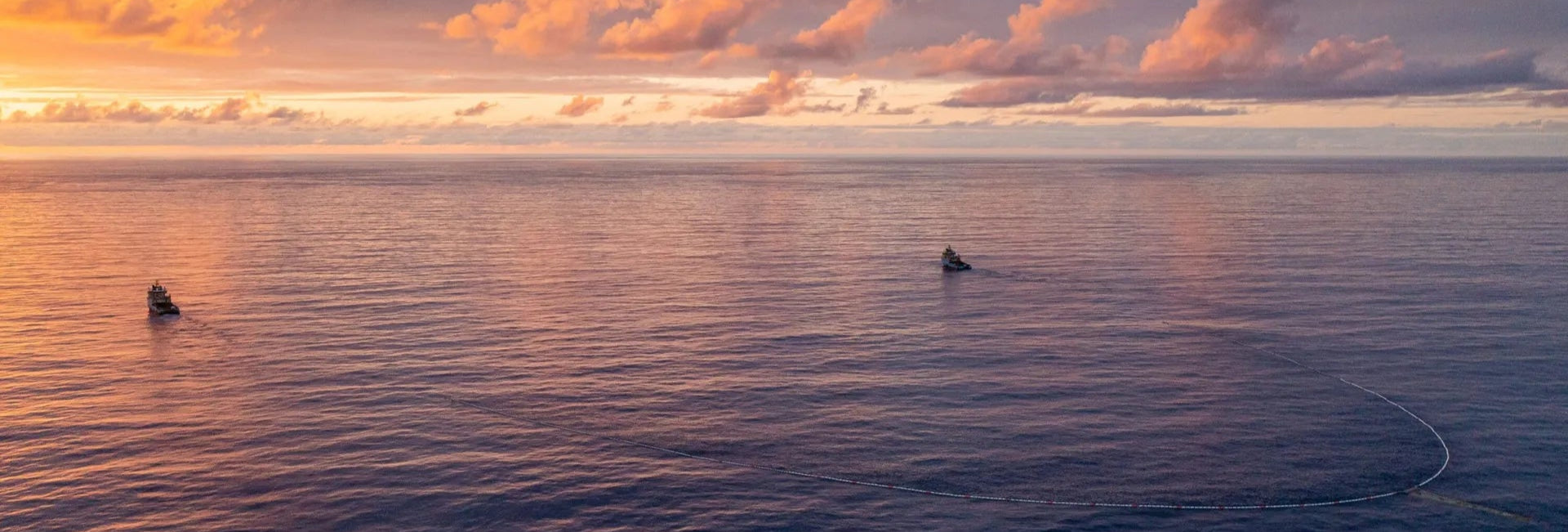Large ocean cleanup project great pacific garbage patch
