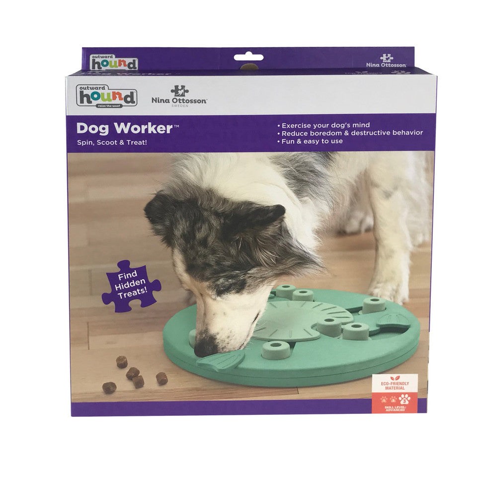 Dog Worker Interactive Treat Puzzle Dog Toy, Green