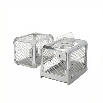 A Diggs Evolv Revol crate, open, on white